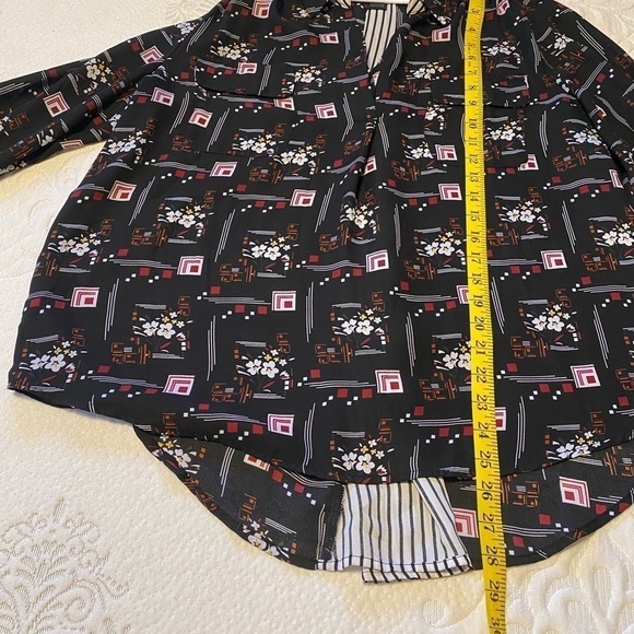 Investments Floral Geometric & Striped Blouse w/Inverted Pleat in Back Size L - Picture 7 of 8